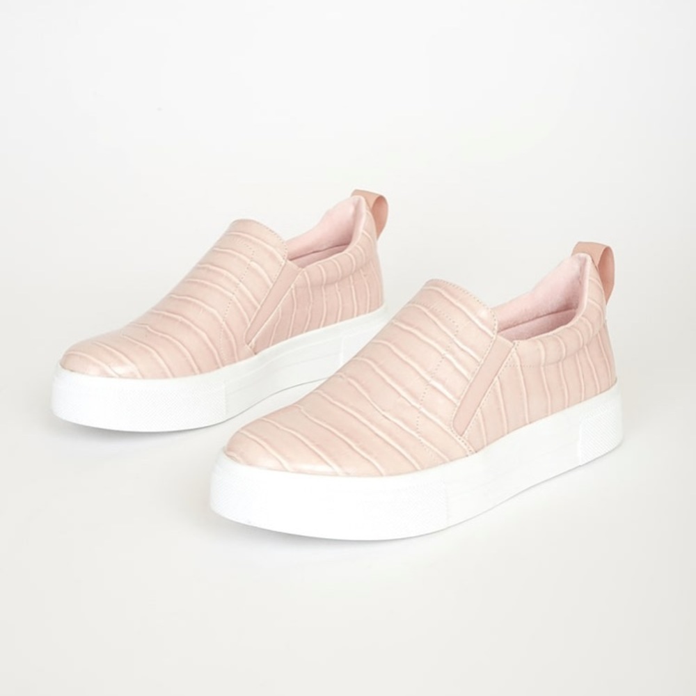 Cassay Blush Pink Crocodile-Embossed Platform Slip-On Sneakers size 6- NWT